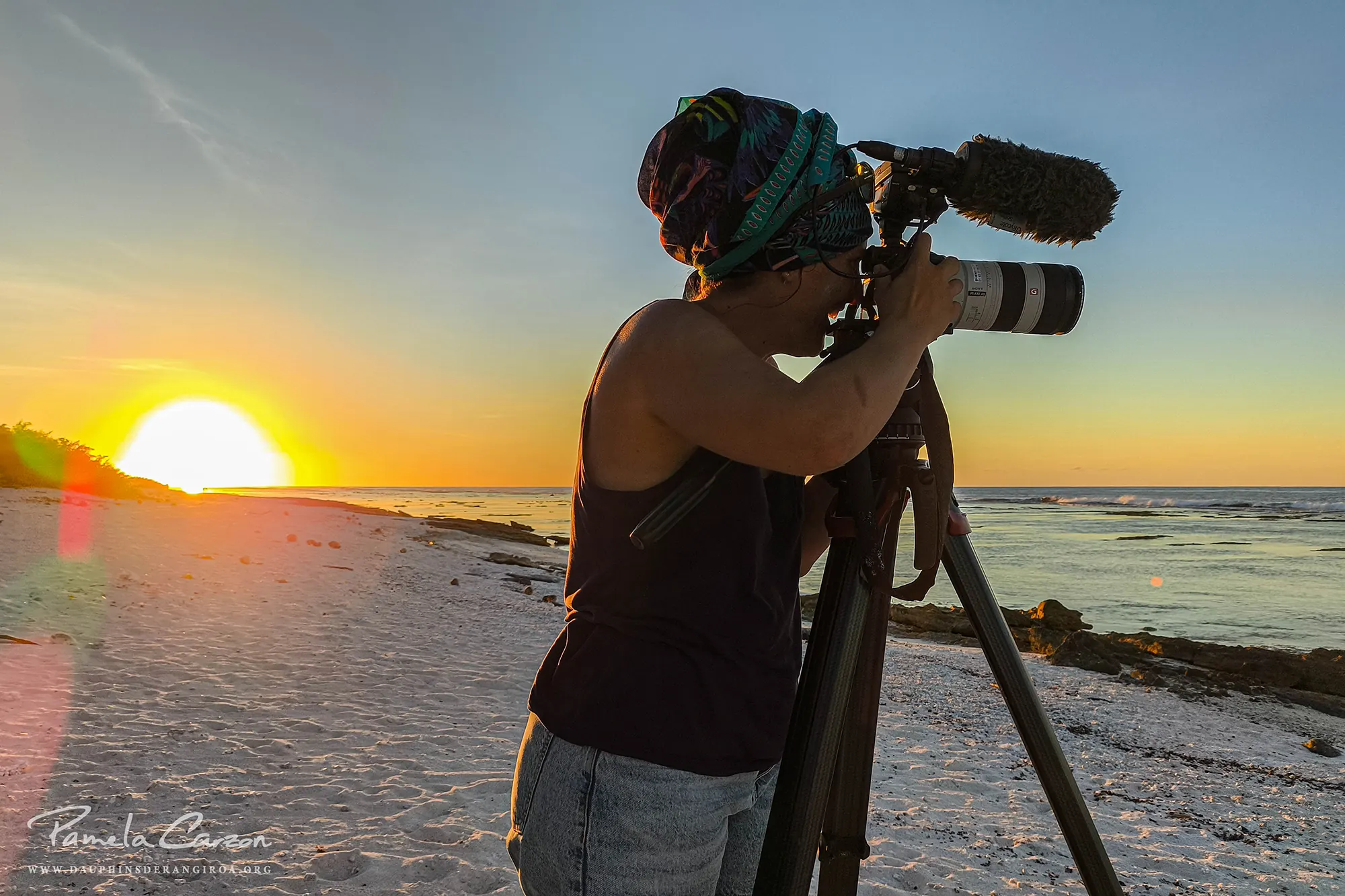 In June, 'Dauphins de Rangiroa' takes part in a shoot for France 2